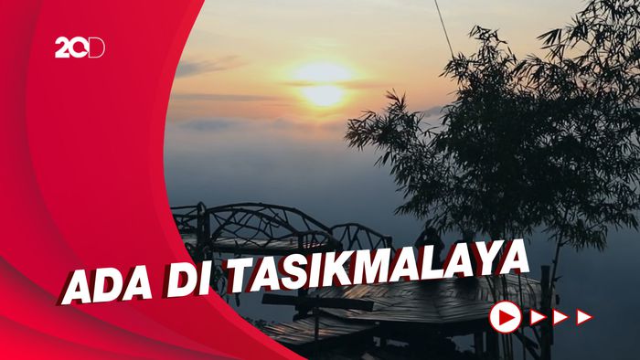 Pesona Bukit Panyangrayan, Serasa Negeri di Atas Awan
