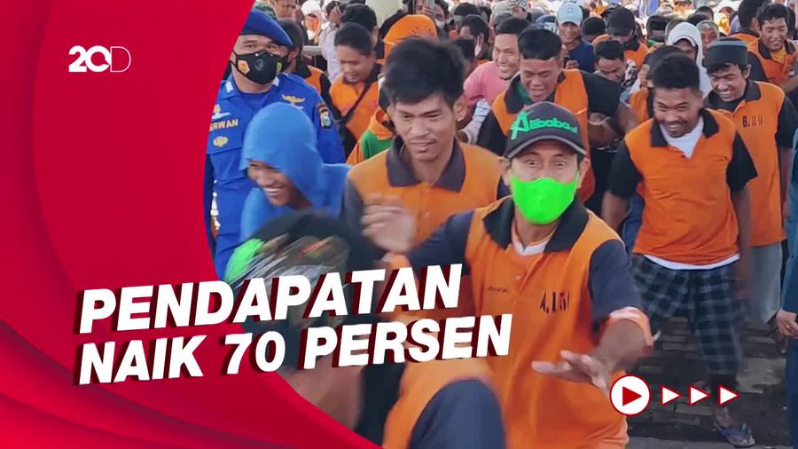 Serbuu! Potret Semangat Porter Pelabuhan Parepare Sambut Musim Mudik