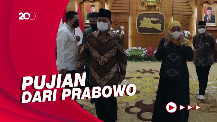 Momen Prabowo Puji Khofifah: Dari Dulu Saya Perhatikan Jejaknya