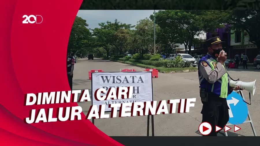 Kawasan Wisata Anyer Penuh, Pengunjung Diputar Balik