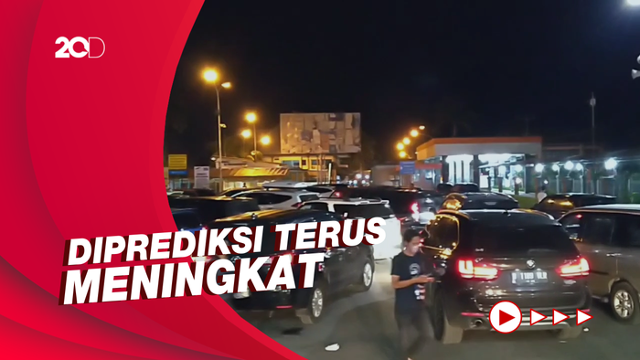 Wisatawan Mulai Tinggalkan Bali, Antrean Pelabuhan Gilimanuk 3 Km!