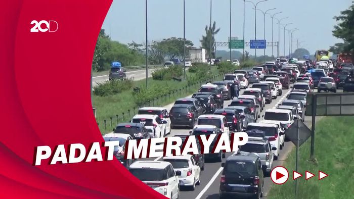 Jalur One Way di Tol Cipali dari Arah Cirebon-Jakarta Macet
