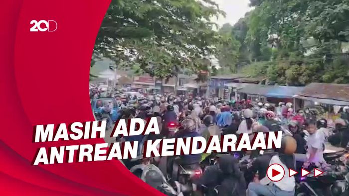 Potret Kemacetan di Jalur Puncak Saat One Way Arah Jakarta