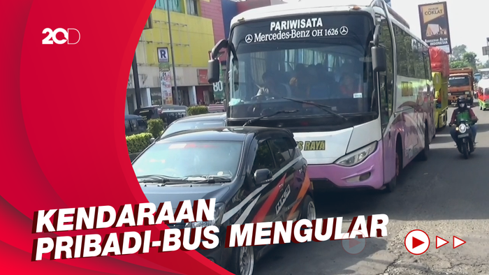 Arteri Purwakarta Dipadati Kendaraan Akibat One Way