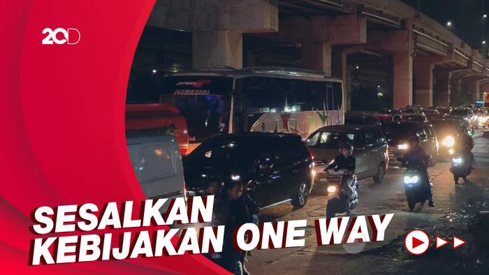 Cerita Pengendara Asal Lampung Terjebak Macet 4 Jam di Kalimalang