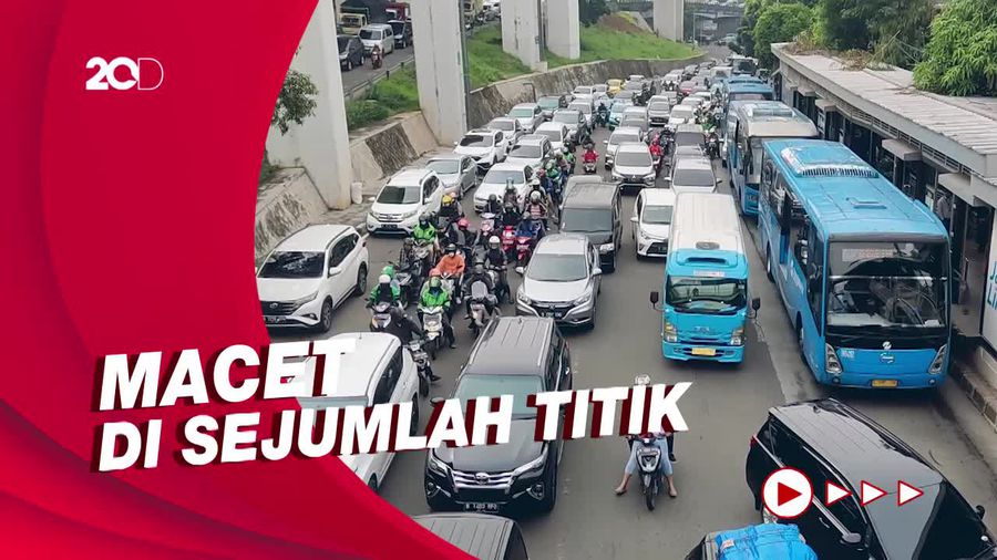 Padatnya Kota Jakarta saat Masa Libur Lebaran Berakhir