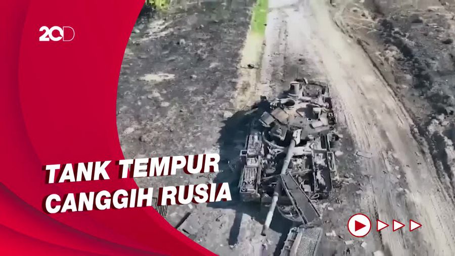 Ukraina Pamerkan Kehancuran Tank Tempur Rusia di Hari Kemenangan Rusia