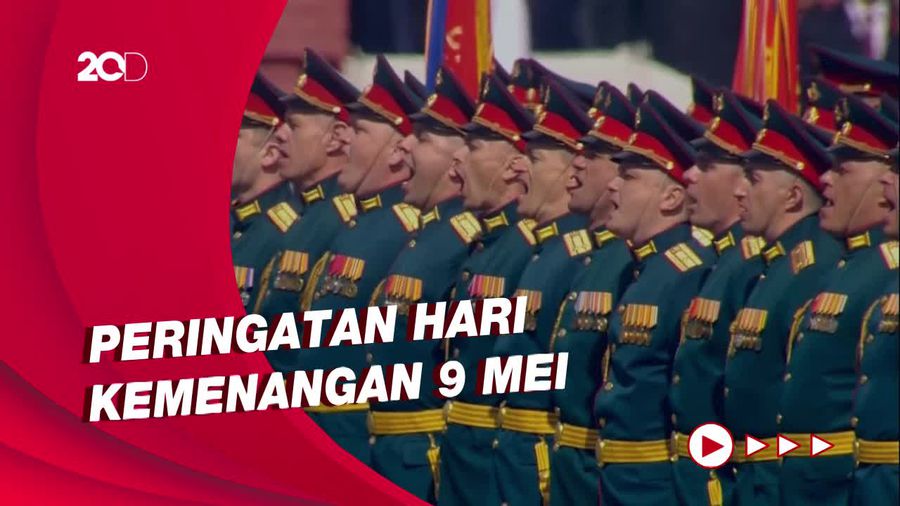 Uraa! Ribuan Prajurit Rusia di Lapangan Merah Sambut Pidato Putin
