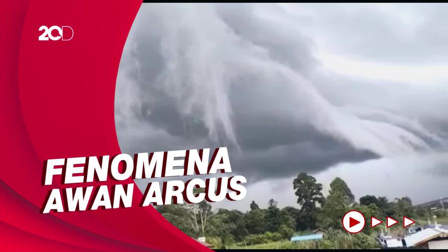 Penampakan Awan Hitam Berbentuk Ombak di Langit Kukar Kaltim