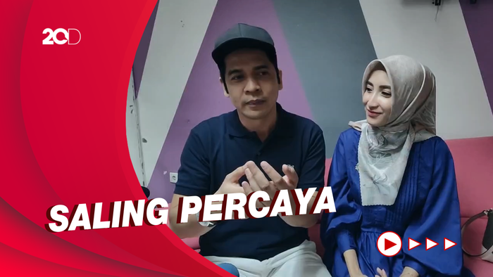 Tips Rumah Tangga Harmonis Ala Ricky Perdana dan Istri