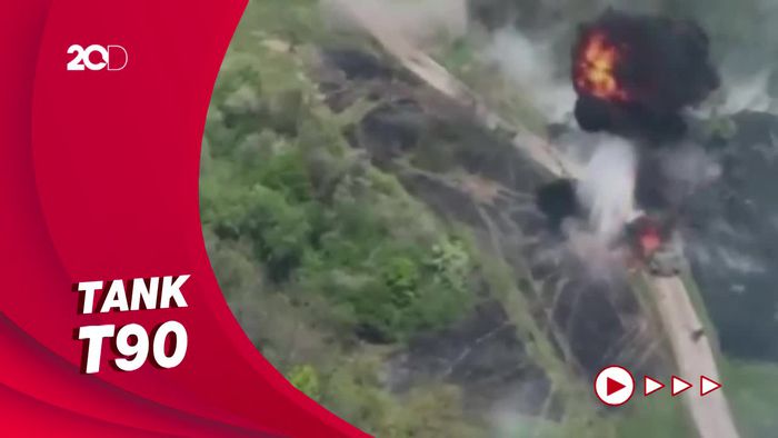 Detik-detik Pasukan Ukraina Hancurkan Tank Tempur Tercanggih Rusia
