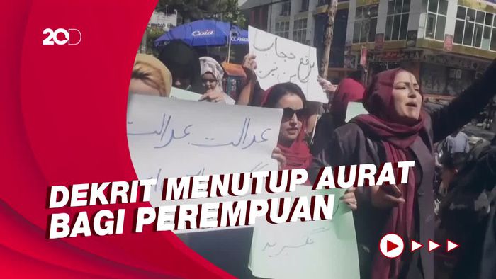 Taliban Wajibkan Burqa, Wanita Afghanistan Turun ke Jalan