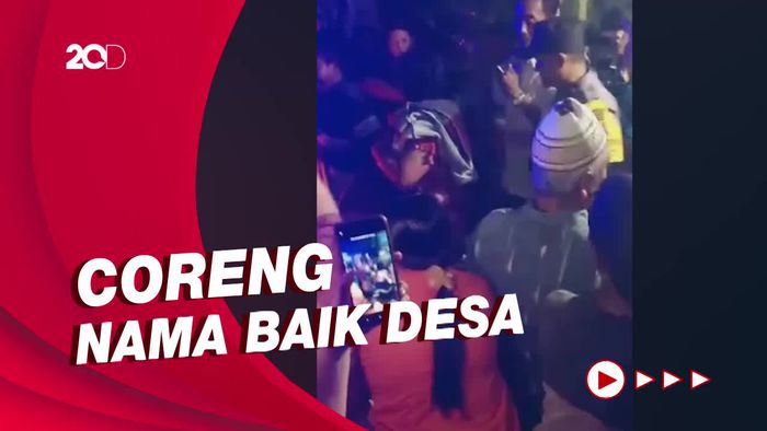 Ricuh! Warga Usir Keluarga Komplotan Polisi Gadungan di Mojokerto