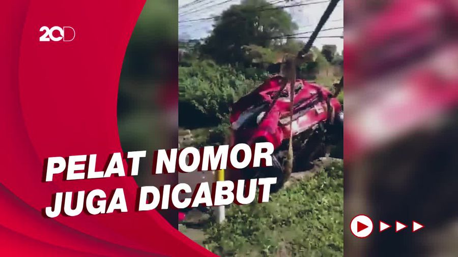 Mobil Terjun ke Sungai di Sidrap, Pengemudi Melarikan Diri