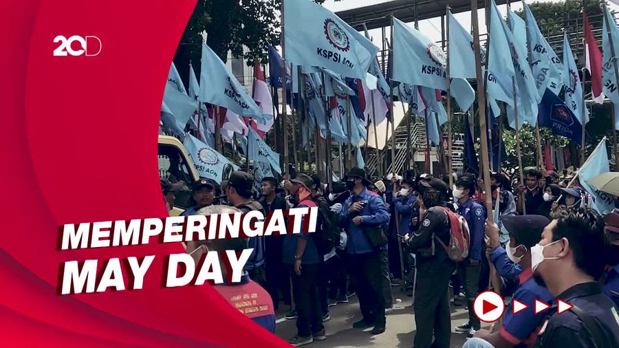 Massa Buruh Datangi Patung Kuda, Lalin Arah Istana Merdeka Ditutup