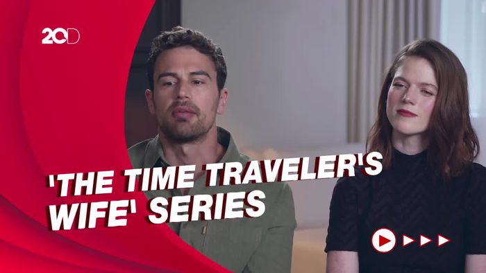 Theo James dan Rose Leslie Bicara soal Clare dan Henry