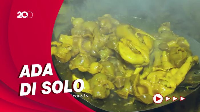 Bikin Laper: Nikmatnya Ayam Kampung Goreng Mbah Karto Kesukaan Jokowi