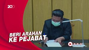 Momen Kim Jong Un Bermasker saat Kunjungi Markas Krisis Covid-19