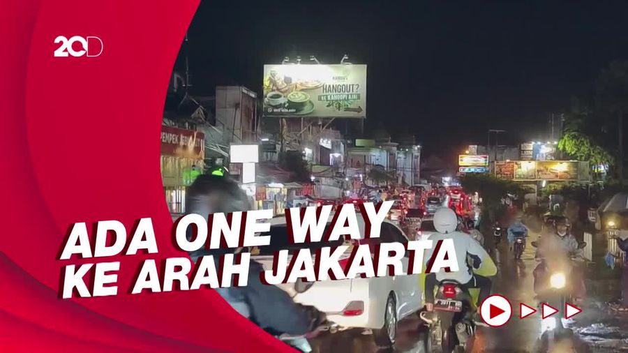 Long Weekend, Lalu Lintas di Pasar Cisarua Padat Merayap Malam Ini
