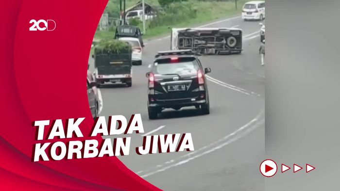 Elf Terguling di Tanjakan Emen Subang, Belasan Penumpang Luka-luka