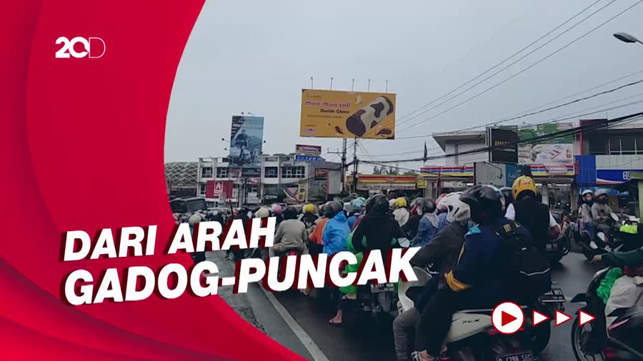 Lalin Pasar Cisarua Bogor Padat, Polisi Berlakukan One Way