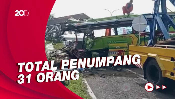 Update Korban Bus Maut di Tol Mojokerto: 14 Tewas, 19 Luka-luka