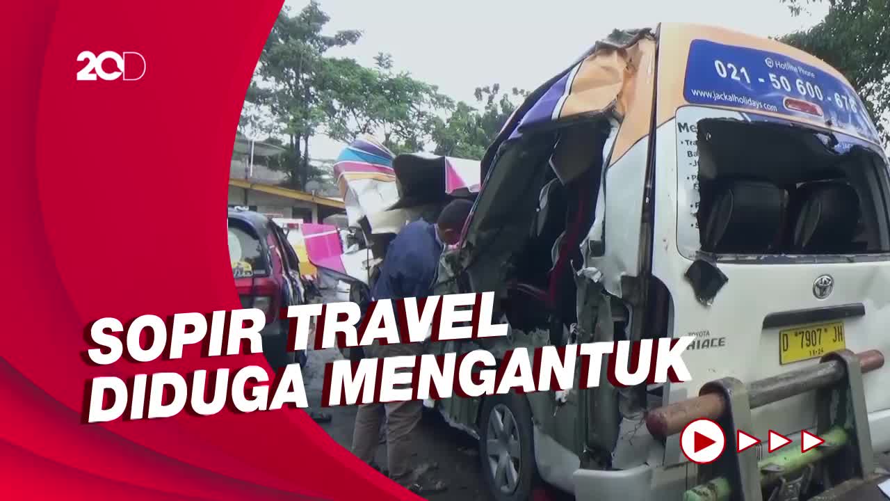 Travel Oleng-Tabrak Truk Di Tol Cipularang, Dua Orang Tewas