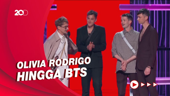 Deretan Artis yang Berjaya di Billboard Music Awards 2022