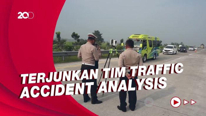 Korlantas Polri Rekonstruksi Kecelakaan Maut di Tol Mojokerto