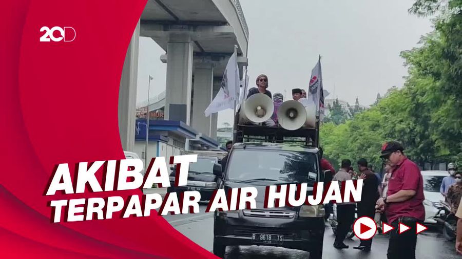 Mobil Komando Rusak, Pendukung UAS Bubar dari Kedubes Singapura