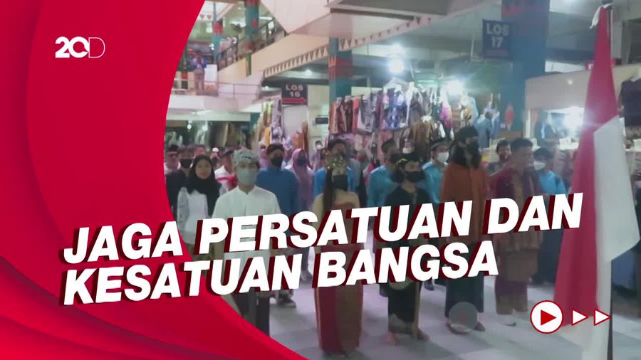 Pakai Baju Adat, Pedagang Pasar Beringharjo Yogya Peringati Harkitnas