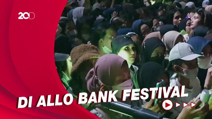 Ketika Ayu Ting Ting Rela Berdesak-desakan Demi Nonton NCT Dream