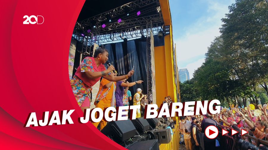 Galau Sambil Nyayi Bareng DMasiv-Project Pop di Allo Bank Festival 2022