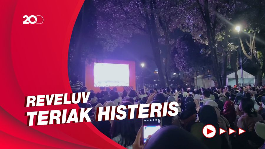Kemeriahan Nobar Red Velvet di Allo Bank Festival Day 2 dari Outdoor Stage