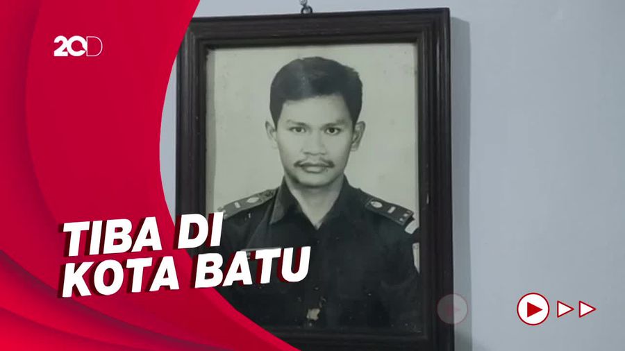 Momen Jenazah Achmad Yurianto Tiba di Rumah Duka