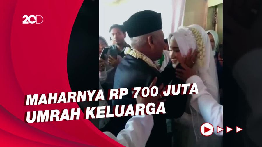 Momen Saat Kakek di Cirebon Nikahi Gadis Muda 19 Tahun