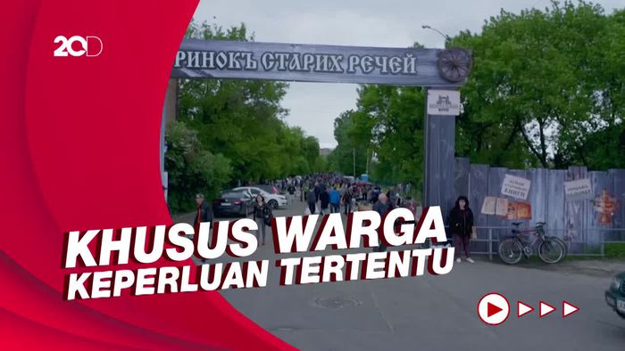 Serangan Rusia di Kharkiv Berkurang, Pasar Loak Ramai Didatangi Warga   