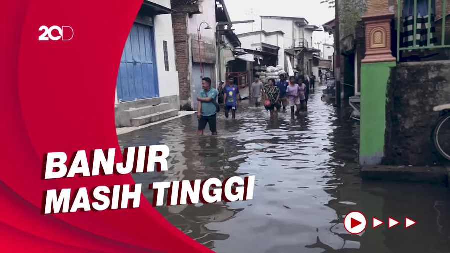 Warga Terdampak Banjir Rob Semarang Keluhkan Gatal-Mual