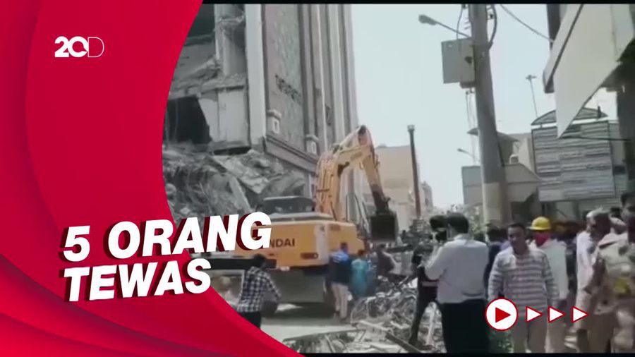 Gedung 10 Lantai di Iran Runtuh, 80 Orang Terjebak 