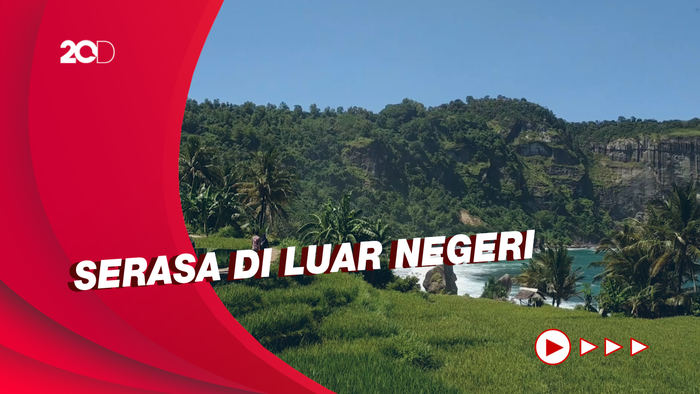 Keelokan Pantai Pangasan Pacitan, Ada Pulau Karang Berbentuk Pilar