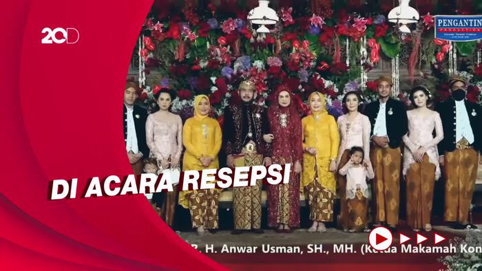 Anggunnya Adik Jokowi dan Anwar Usman Kenakan Busana Merah Marun
