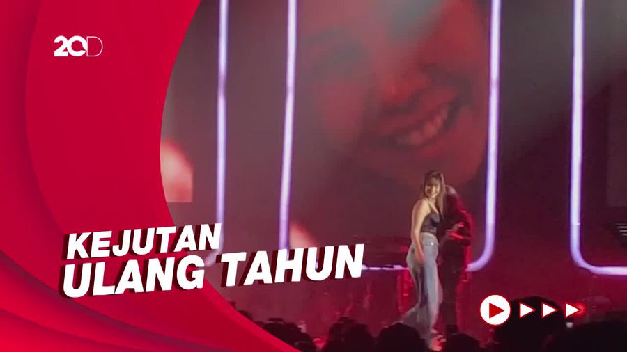 Momen Afgan Dapat Kejutan dan Dipeluk Vanesha Prescilla di Java Jazz