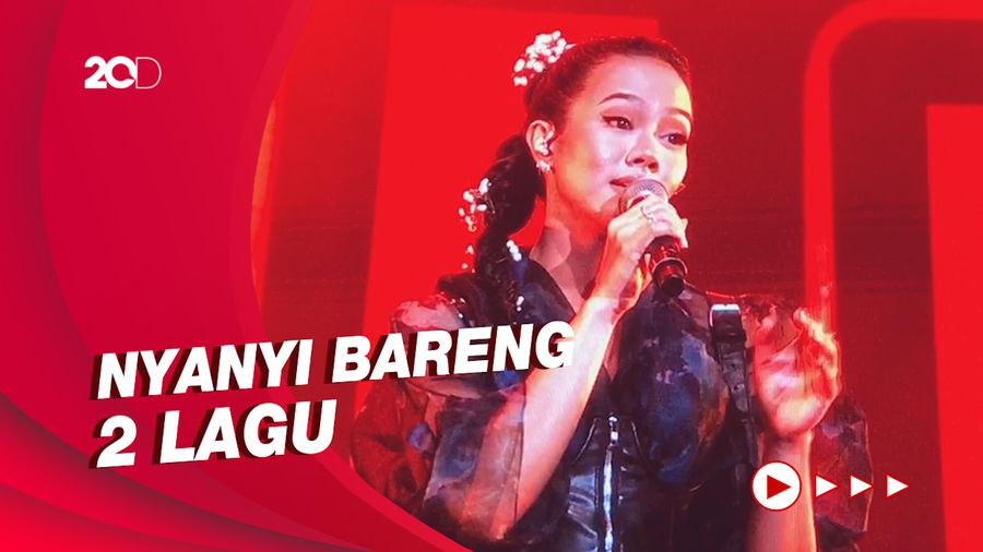 PJ Morton Kejutkan Penonton dengan Duet Bersama Yura Yunita