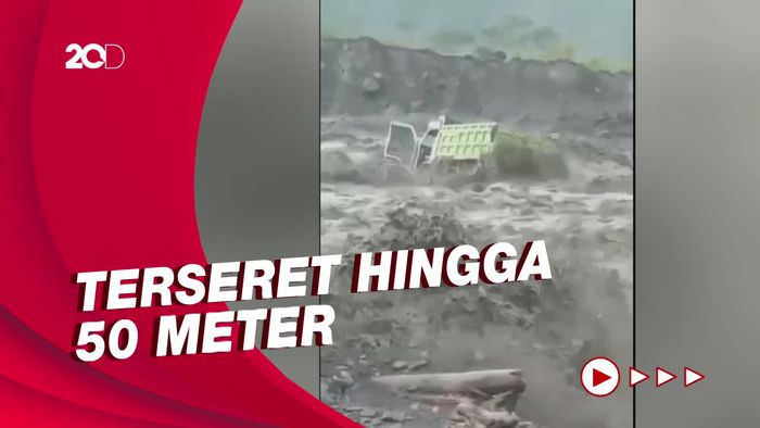 Merinding! Truk Penambang Pasir Terseret Derasnya Banjir Lahar Semeru