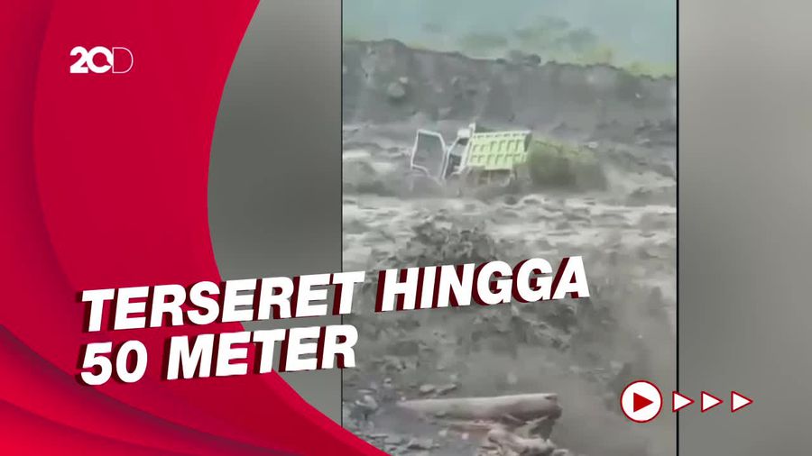 Merinding! Truk Penambang Pasir Terseret Derasnya Banjir Lahar Semeru
