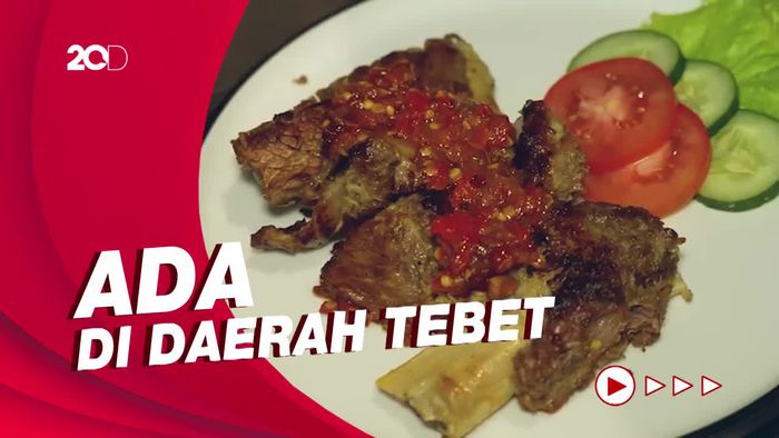 Bikin Laper: Pedas Maknyus Iga Penyet yang Dagingnya Super Lembut
