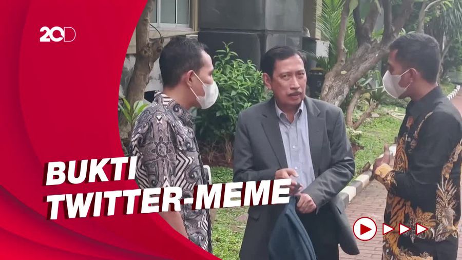 Rektor UIC Serahkan Bukti Pencemaran Nama Baik di Kasus Profesor Gadungan