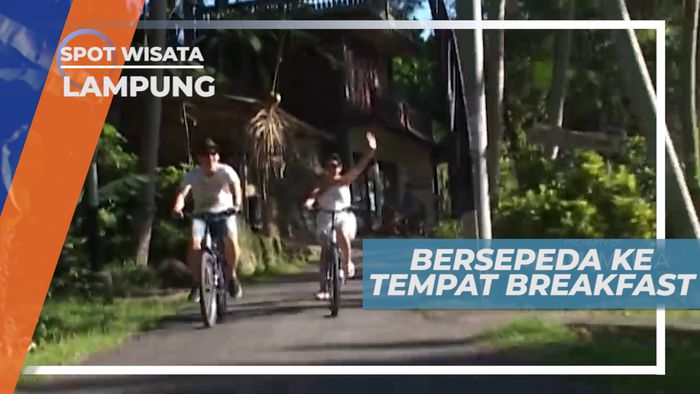 Bersepeda Menuju Tempat Sarapan di Kawasan Penginapan Lampung