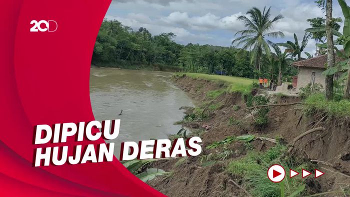 4 Rumah Rusak Gegara Bibir Sungai Cisimeut Longsor
