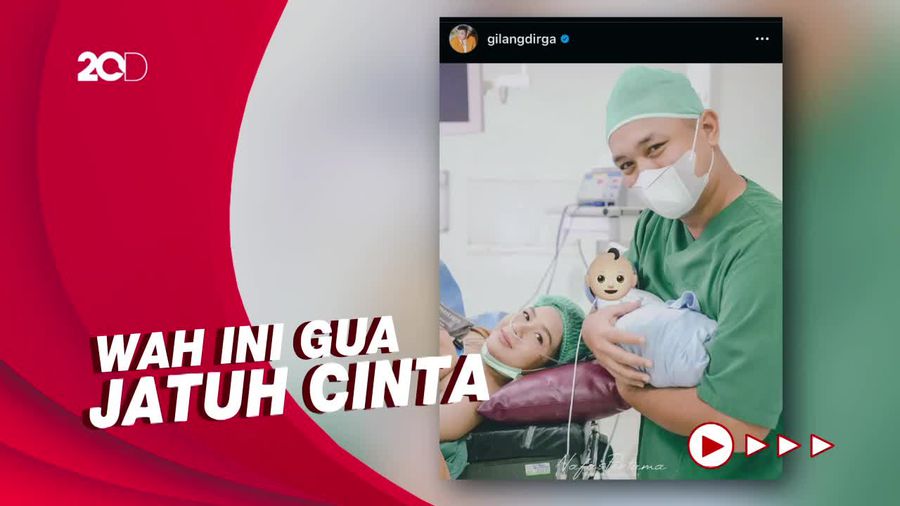 Gilang Dirga Ceritakan Momen Pertama Kali Menatap Sang Anak